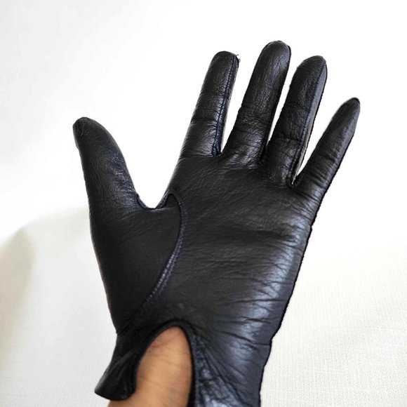 Vintage black perforated leather gloves - Picture 2 of 9